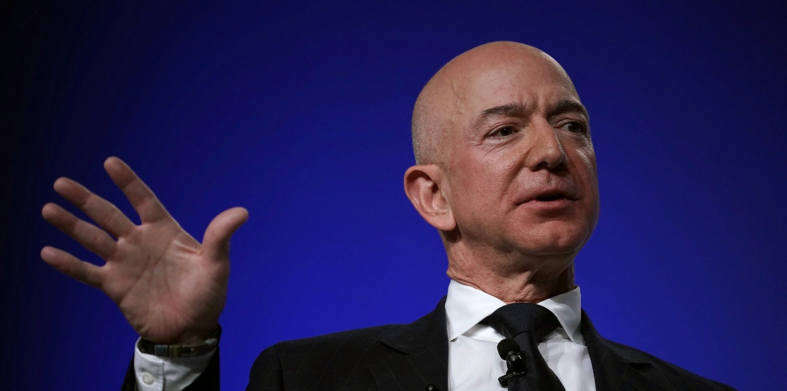 Jeff Bezos Protests the Invasion of His Privacy, as Amazon Builds a ...